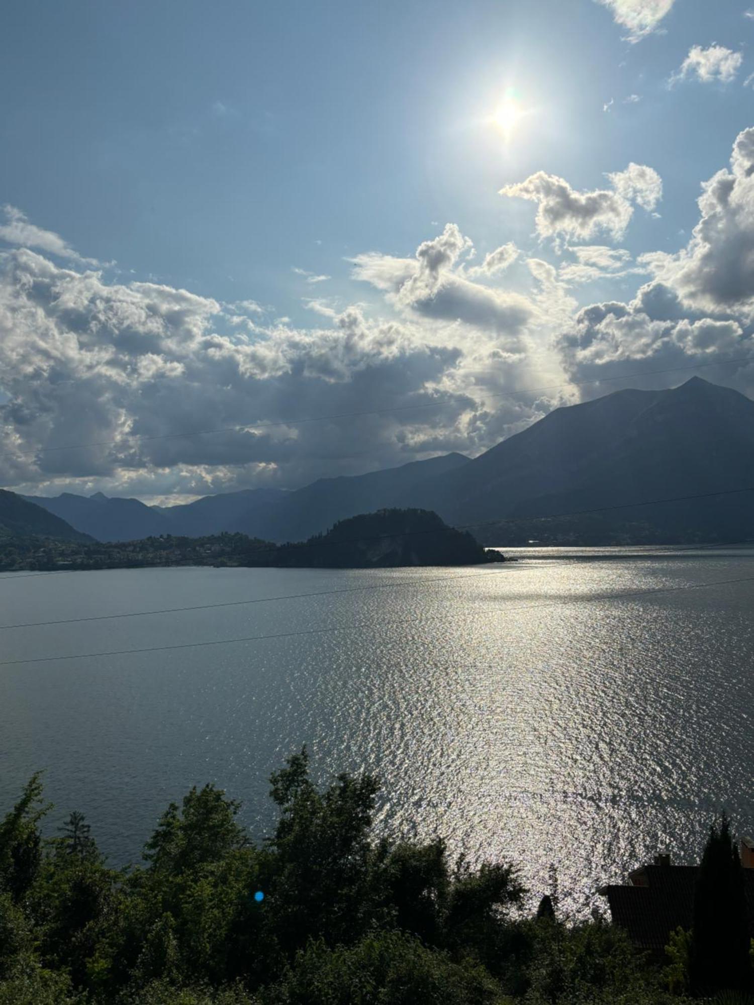Ortensia Lake Como - Perfect For Couple And Pets Varenna Buitenkant foto